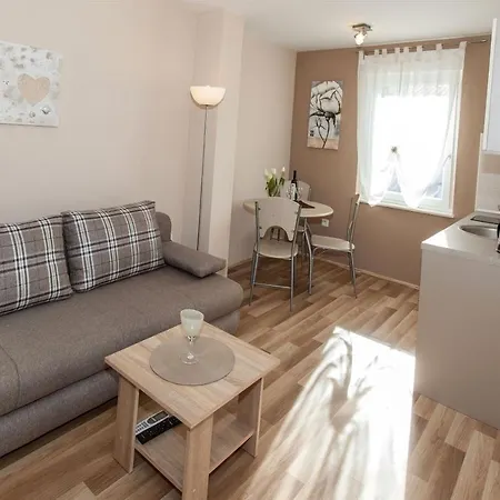 Appartement Karmen 2 *