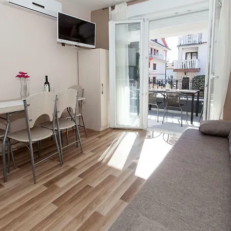 Karmen 2 * Crikvenica