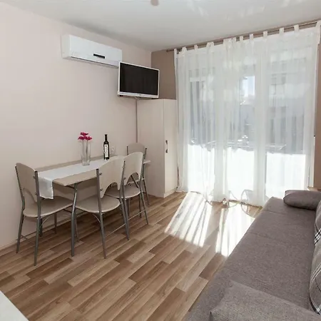 Karmen 2 * Crikvenica