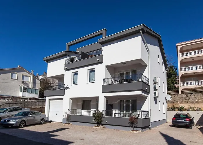 Karmen 2 Apartman *